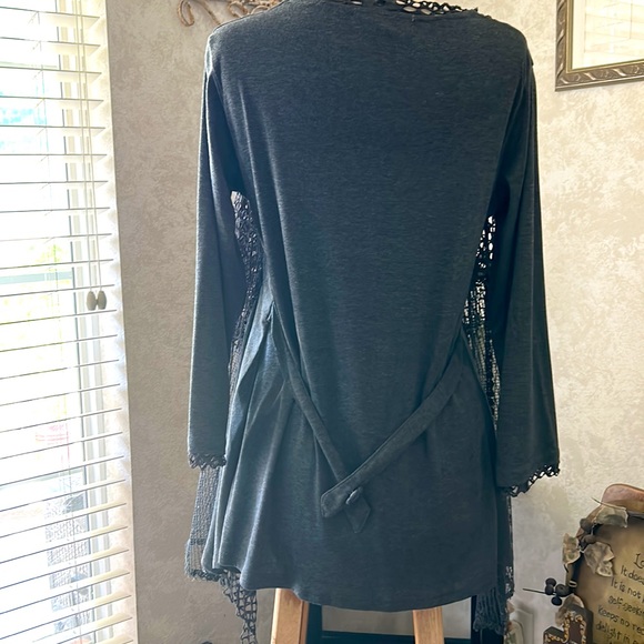 PRETTY ANGEL TOP with Quilled Roses🌹& Fabric Overlay - Picture 7 of 12